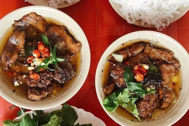 Bún chả Hà Nội và những quán ngon nổi danh đất Hà Thành