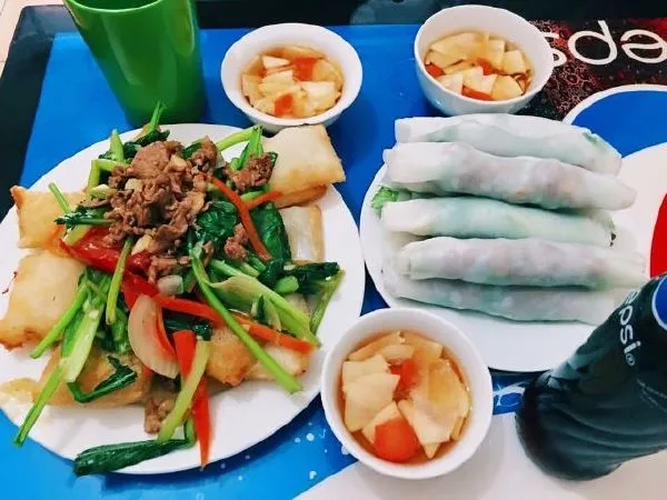 top-5-delicious-pho-rolls-restaurants-in-hanoi-you-cant-miss