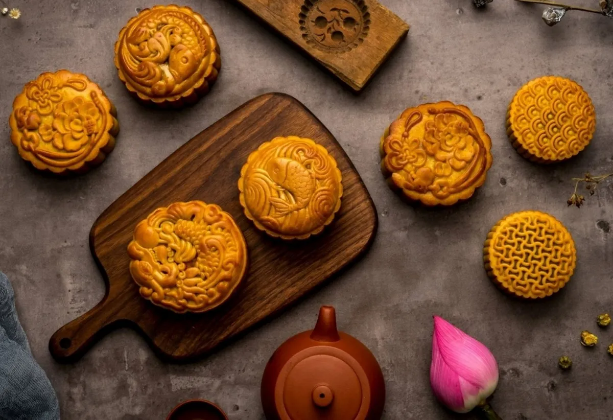 revealing-the-recipe-for-3-generations-of-traditional-mooncakes-irresistibly-delicious