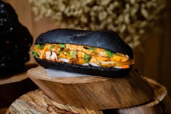 san-lung-nhung-quan-banh-mi-dem-huyen-thoai-cua-nguoi-ha-noi