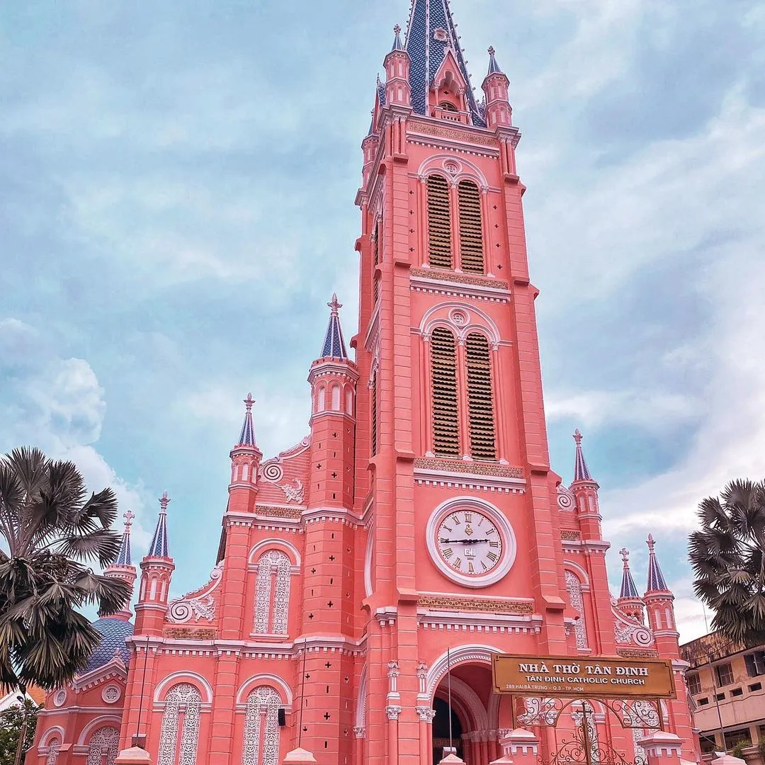 Tan Dinh Church: An iconic pinky church amidst modernity Tan Dinh Church: An iconic pinky church amidst modernity
