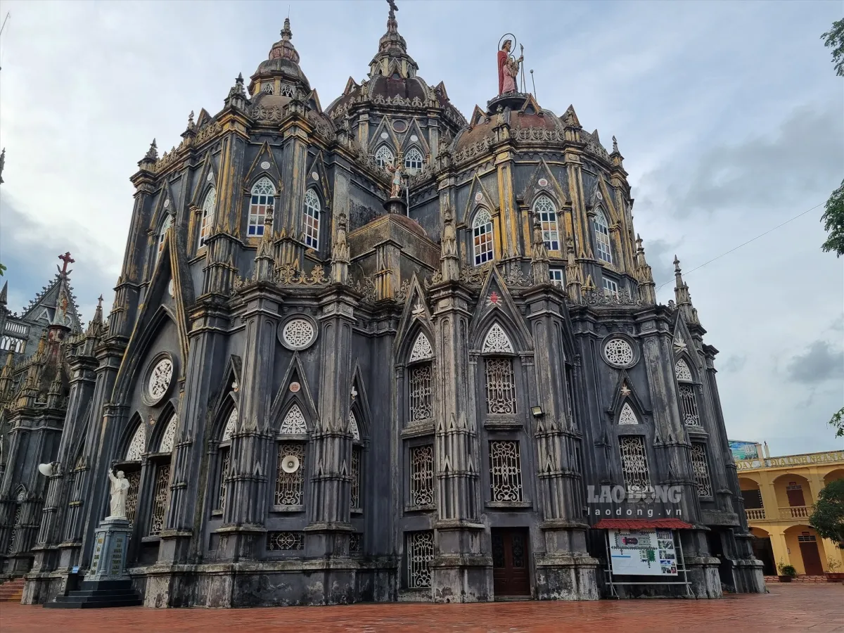 dont-miss-out-the-5-most-beautiful-nam-dinh-churches-you-must-visit-in-your-lifetime